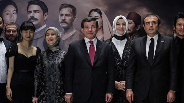 Davutoğlu "Ertuğrul 1890" filminin galasına katıldı