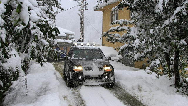 Böbrek hastasını offroadcular hastaneye ulaştırdı