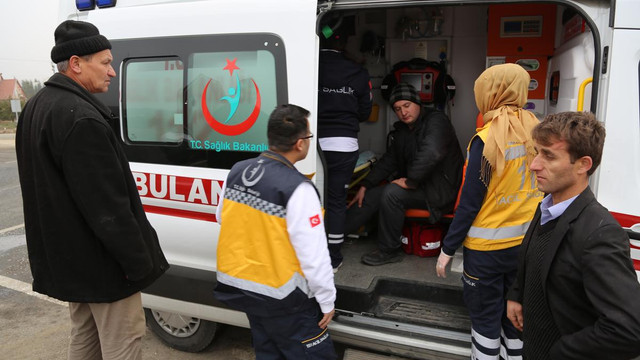 Bolu'da otomobil ile kamyonet çarpıştı: 5 yaralı