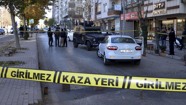 Boşanmak isteyen eşini silahla yaraladı