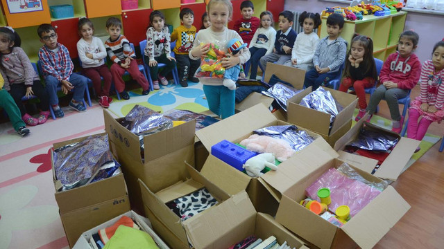 Bursalı miniklerden Muş'taki arkadaşlarına yılbaşı sürprizi