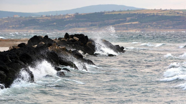 Çanakkale'de kuvvetli poyraz