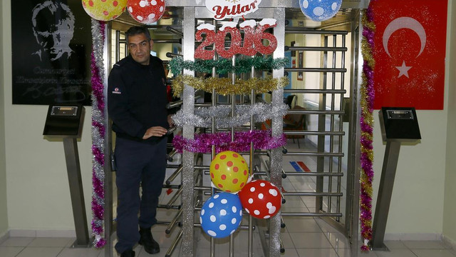 Cezaevindeki çocuklardan yeni yıla "merhaba"