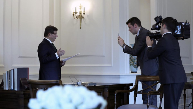 Davutoğlu, Facebook canlı yayınında vatandaşlara seslendi