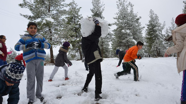 Diyarbakır'da eğitime kar engelli