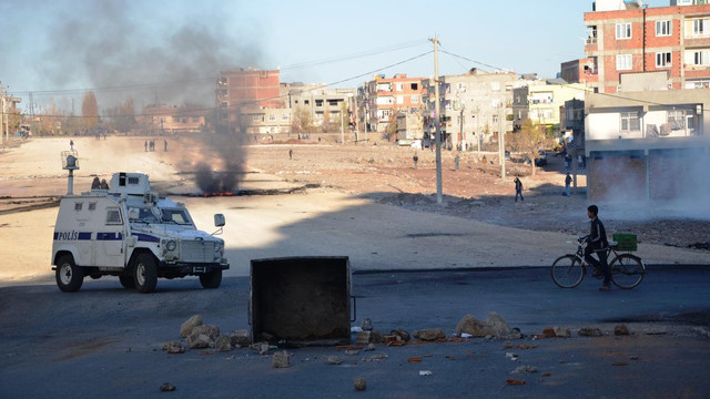 Diyarbakır'da izinsiz yürüyüş
