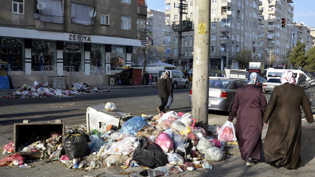 Diyarbakır'da vatandaşın çöp tepkisi