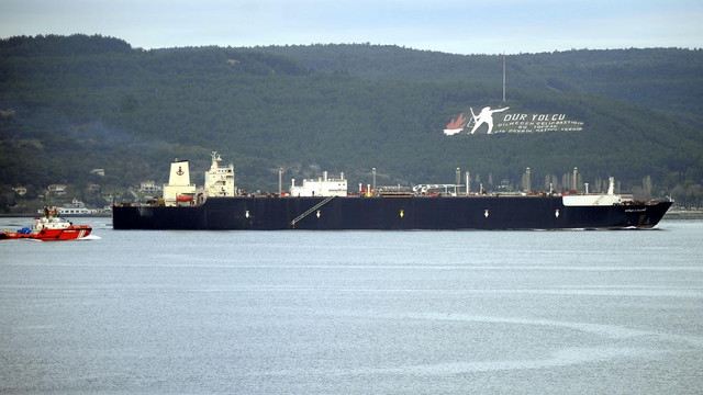 Doğalgaz tankeri Çanakkale Boğazı'ndan geçti