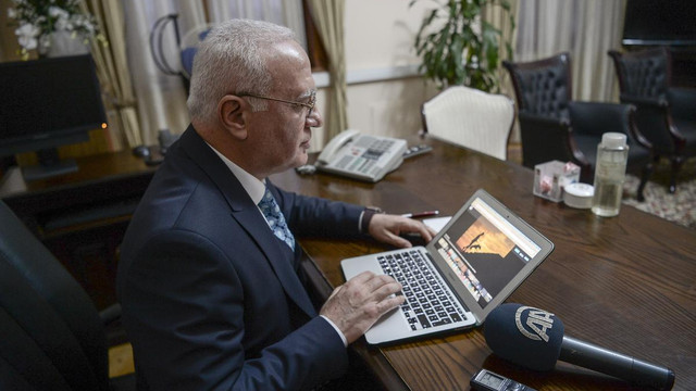 Bakan Elitaş, AA'nın "yılın fotoğrafları" oylamasına katıldı