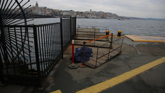 Eminönü'nde denizde ceset bulundu