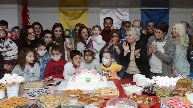 "En mutlu" yeni yıl partisi