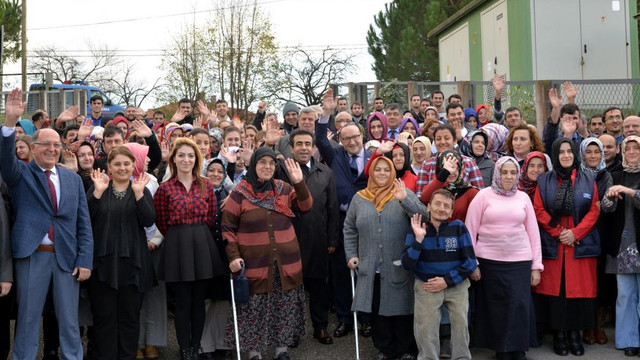 Engellerini aşarak ekonomiye katkı sağlıyorlar