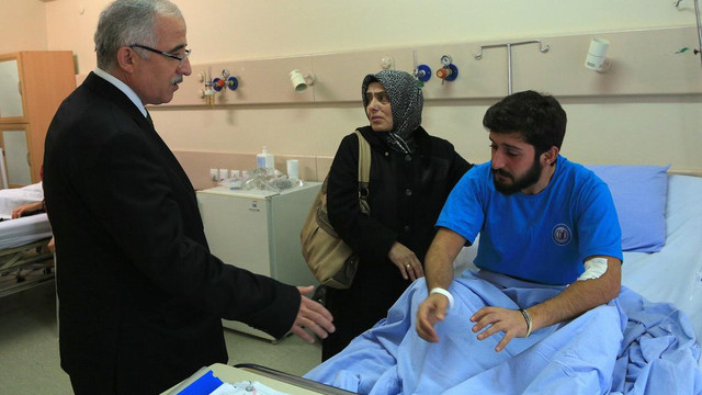 Eskişehir'de üniversiteli sporcuları taşıyan midibüsün devrilmesi