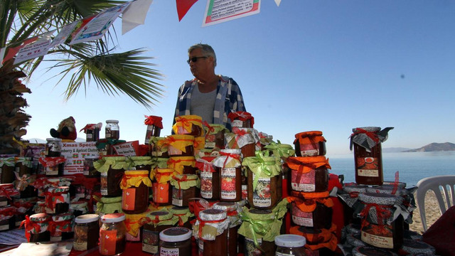 Fethiye'ye yerleşen yabancılardan çocuklar yararına fuar