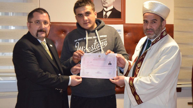 Gürcistanlı Davıtadze İslamiyet'i seçti