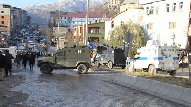 Hakkari'de izinsiz yürüyüş