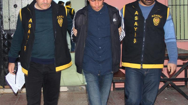 Hırsızlık zanlılarını parmak izleri ele verdi