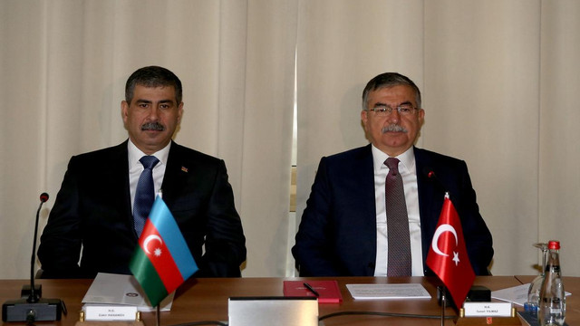 Bakan Yılmaz, Azerbaycan Savunma Bakanı ile görüştü