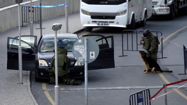 İstanbul Adliyesi önünde şüpheli araç