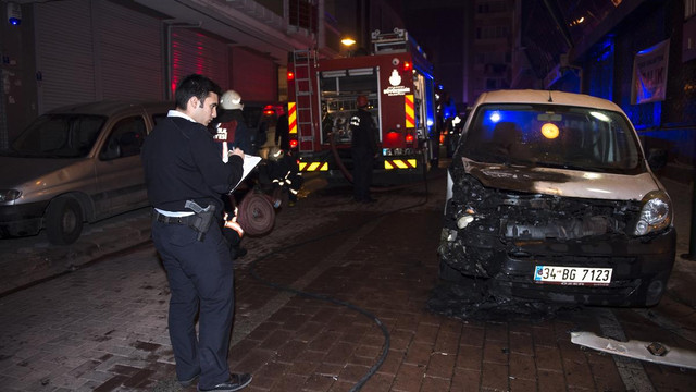 İstanbul'da 15 araç kundaklandı