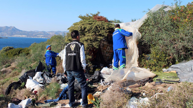 Kaçaklardan geriye kalan malzemeler toplandı