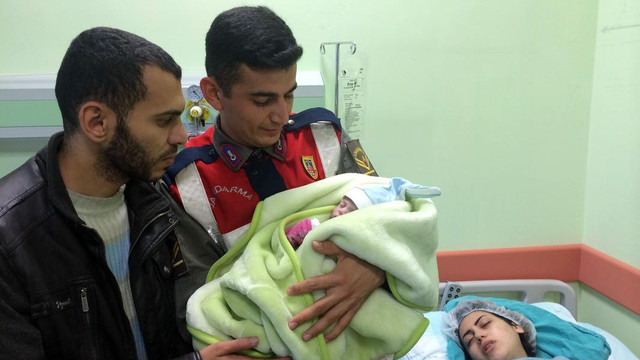 Kaçarken yakalandıktan sonra doğum yaptı