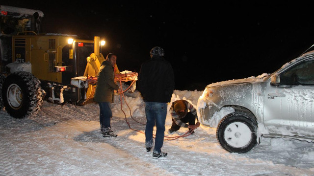 Kar nedeniyle yaylada mahsur kalan 4 çoban kurtarıldı