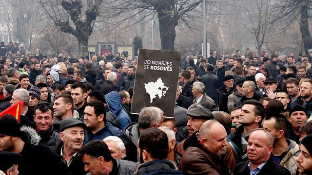 Kosova'da muhalefet protestosu