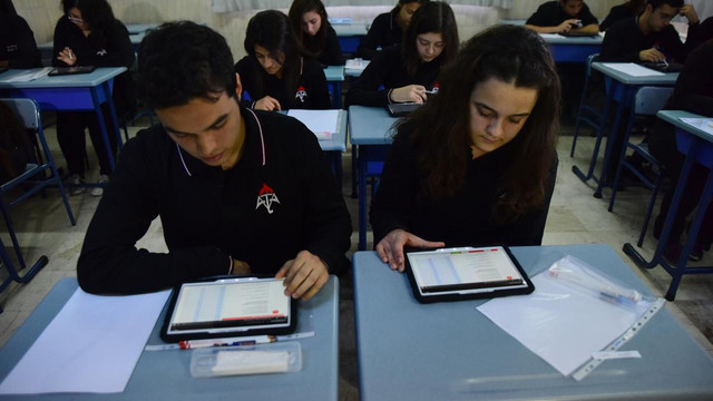 Lise öğrencileri, elektronik değerlendirme sınavından geçti