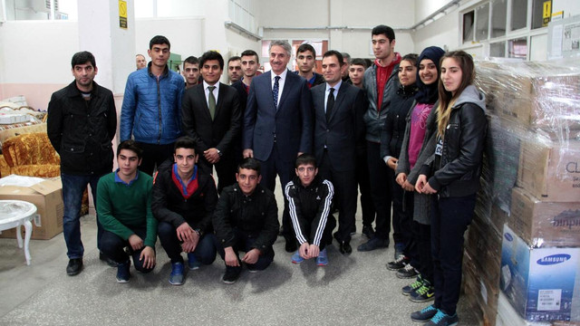 Lise öğrencileri ihtiyaç sahipleri için seferber oldu