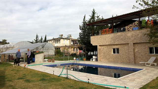 Maç izlerken elektriğin kesilmesine kızdı, kendi sistemini kurdu