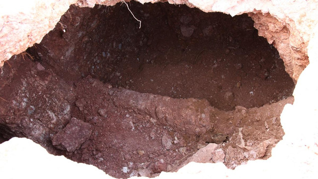 Mağarada kafatası ile kemikler bulundu