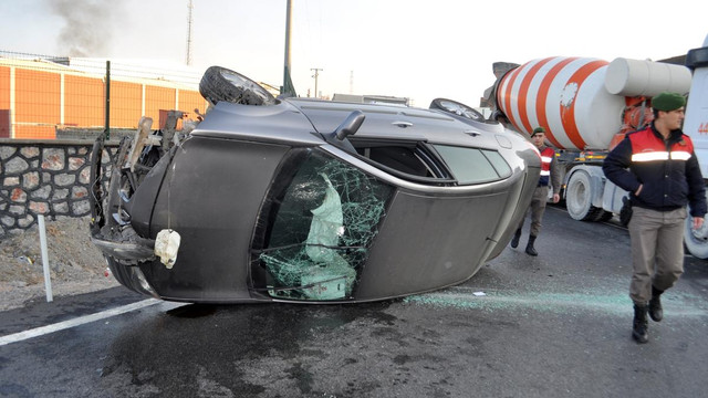 Manisa'da trafik kazası: 2 yaralı