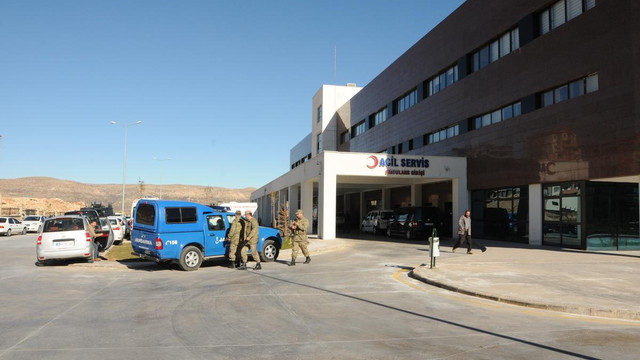 Mardin'de askeri araç devrildi: 10 yaralı