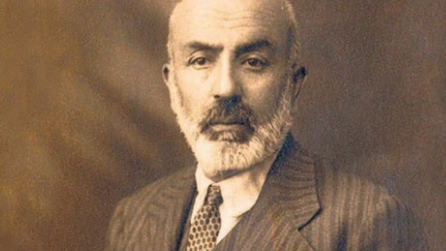 Cumhurbaşkanı ölüm yıldönümünde Mehmet Akif Ersoyu andı