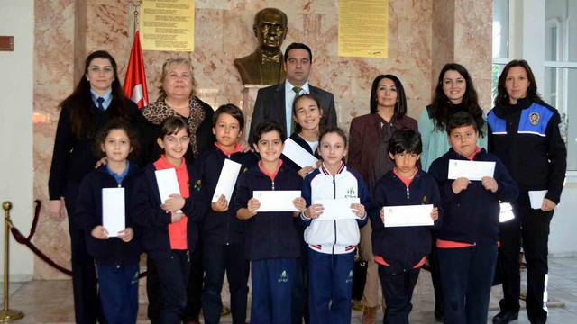 Minik yüreklerden doğudaki polis ve askerlere mektup