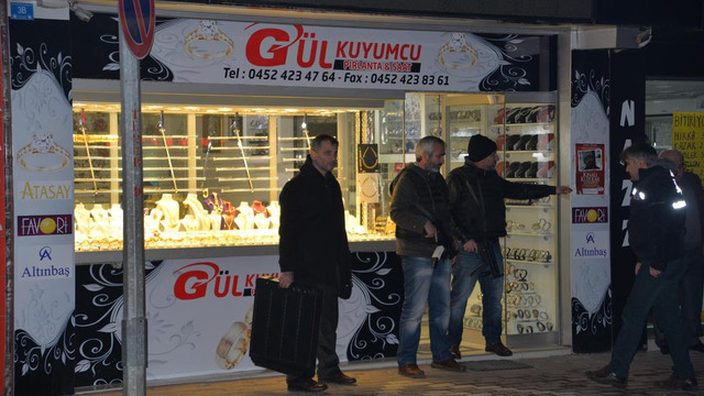 Ordu'da kuyumcu dükkanındakilerin rehin alınması
