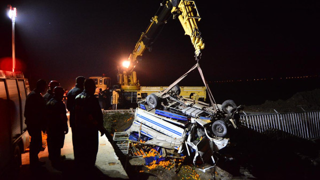 Osmaniye'de otomobil ile kamyonet  çarpıştı: 1 ölü