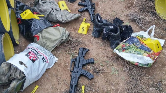 Oyuncak tüfeklerle ev yağmaladılar