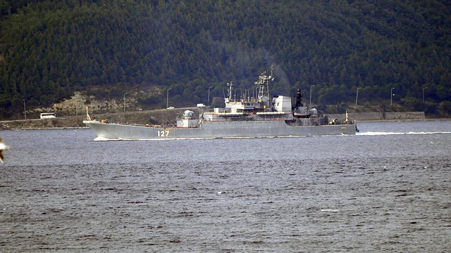 Rus savaş gemisi Çanakkale Boğazı'ndan geçti