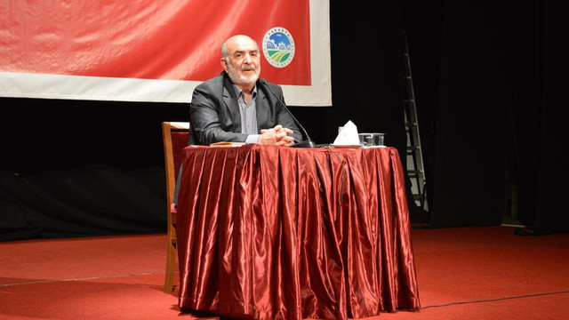 Sakarya'da "Türkiye Gündemi ve Güncel Meseleler Konferansı"