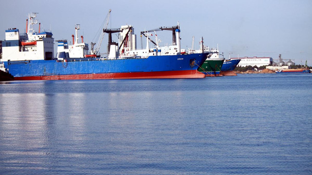 Samsun Limanı'nda bekletilen Rus bandıralı gemiler