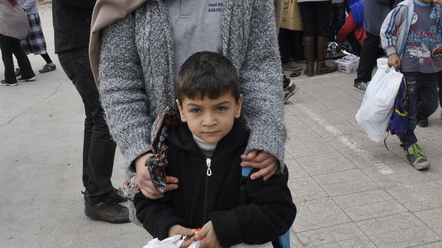 Şanlıurfalı öğrencilerden Suriyeli çocuklara yılbaşı hediyesi