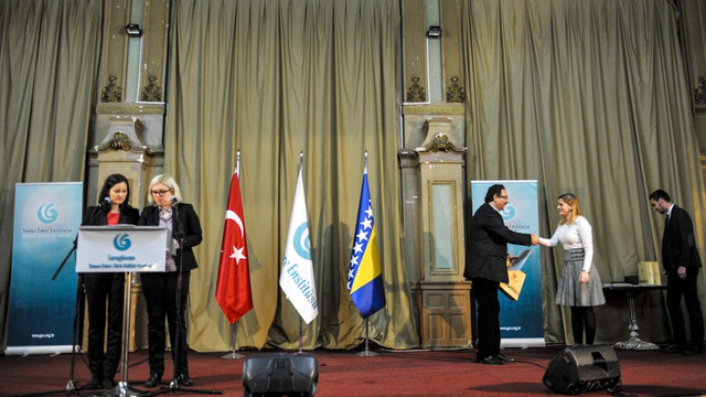 Saraybosna'da Türkçe öğrenenler sertifika aldı