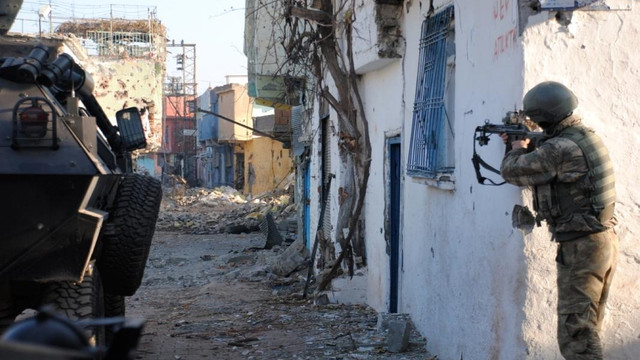 Cizre ve Sur'daki terör örgütüne yönelik operasyonlar