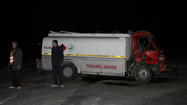 Tekirdağ'da tankerle kamyon çarpıştı: 2 yaralı