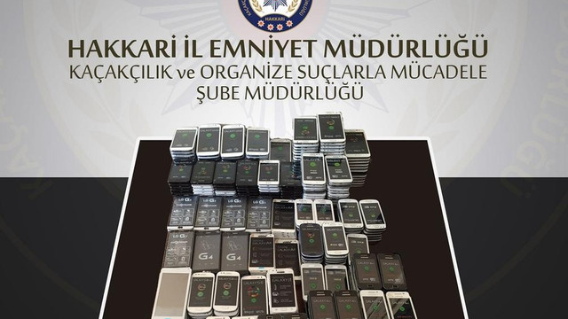 Tır lastiğinde cep telefonu kaçakçılığı