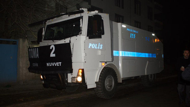 TOMA bu kez yangın söndürdü