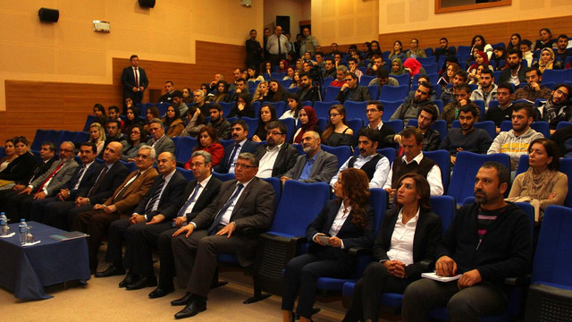 "Türkiye'deki Suriyeliler" konferansı