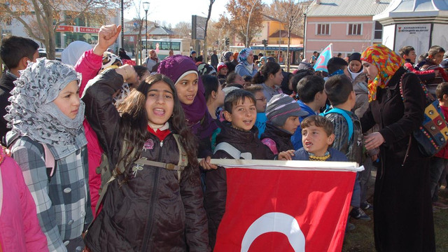 Türkmenlerden Türkiye'ye teşekkür mitingi